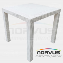 Mesa cuadrada Ratan de plastico blanca